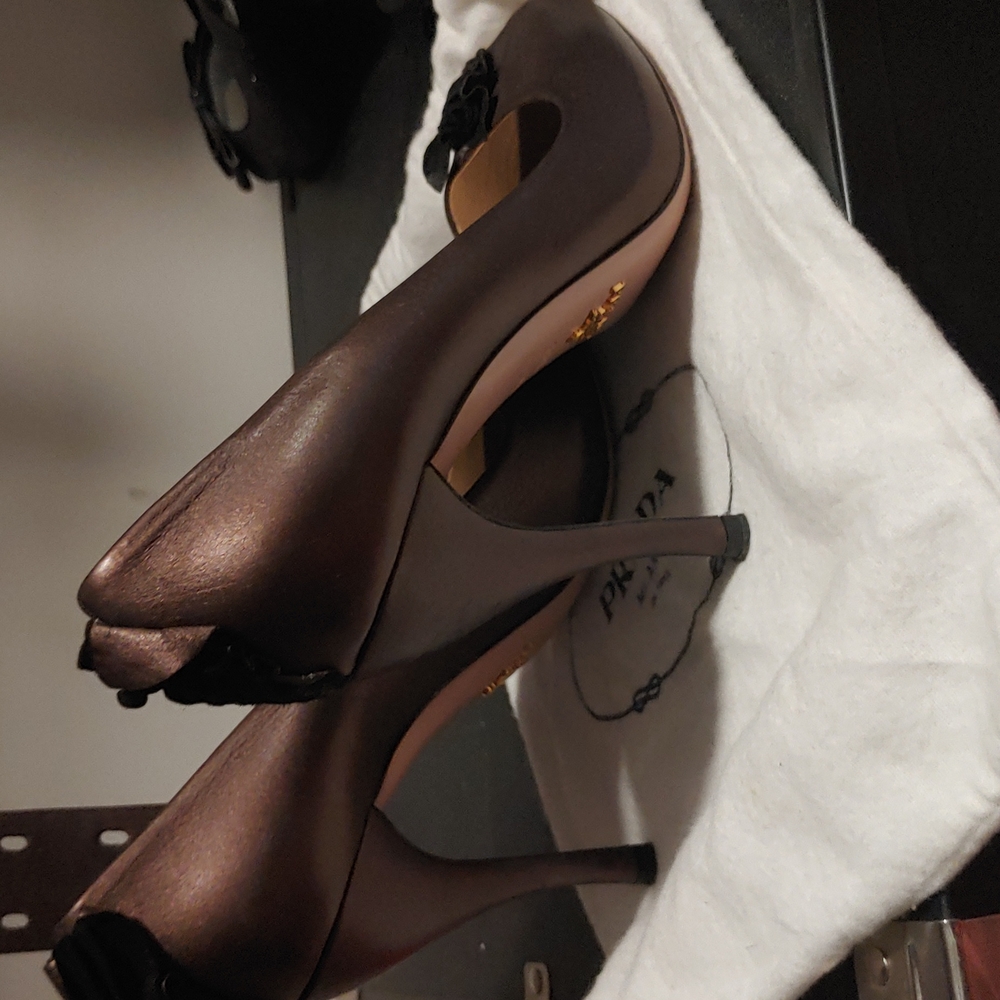 Brown Prada Pumps Size 36 1/2 with dust bag